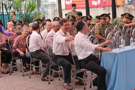 Tỷ lệ cử tri cả nước đã đi bầu cử đạt khoảng trên 70% - 16