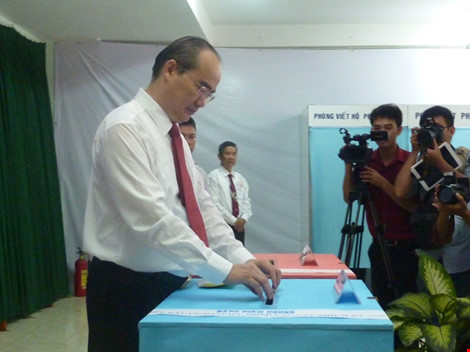 Tỷ lệ cử tri cả nước đã đi bầu cử đạt khoảng trên 70% - 9