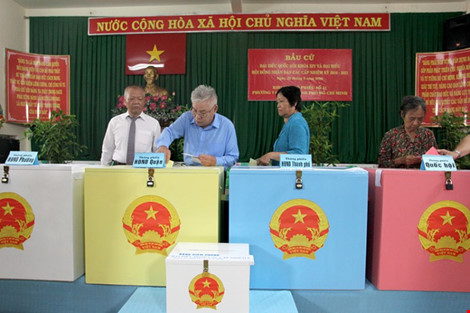 Tỷ lệ cử tri cả nước đã đi bầu cử đạt khoảng trên 70% - 8