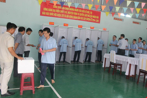 Tỷ lệ cử tri cả nước đã đi bầu cử đạt khoảng trên 70% - 9