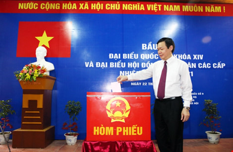 Tỷ lệ cử tri cả nước đã đi bầu cử đạt khoảng trên 70% - 15