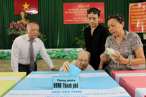 Tỷ lệ cử tri cả nước đã đi bầu cử đạt khoảng trên 70% - 20