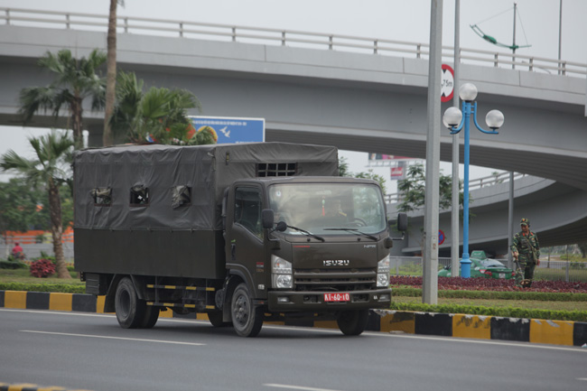 Chùm ảnh: Đón TT Obama, an ninh siết chặt từ sân bay về khách sạn - 2