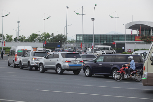 Chùm ảnh: Đón TT Obama, an ninh siết chặt từ sân bay về khách sạn - 3