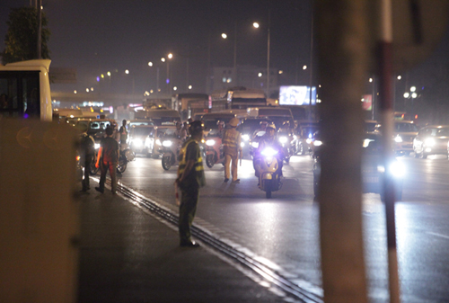Chùm ảnh: Đón TT Obama, an ninh siết chặt từ sân bay về khách sạn - 7