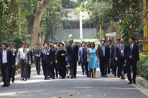Obama đến Việt Nam - Obama bắt đầu chuyển thăm lịch sử