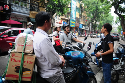 Quán bún chả ông Obama đến ăn bỗng nhiên “cháy hàng” - 9