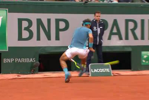 Hot shot: Nadal tung cú tweener đẹp như vẽ - 1