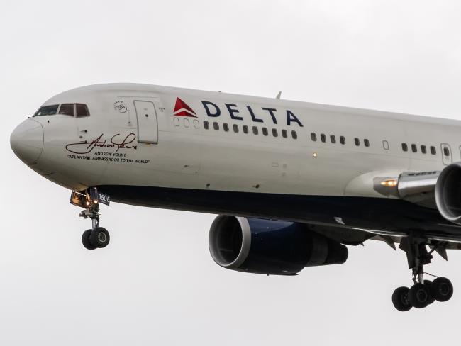 Máy bay “ma” xuất hiện nơi máy bay Ai Cập rơi xuống biển - 1