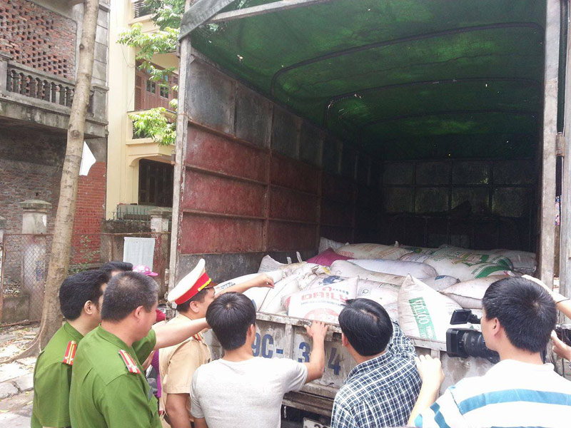 Bắt 5 tấn mỡ bẩn “đột nhập” vào Hà Nội - 2