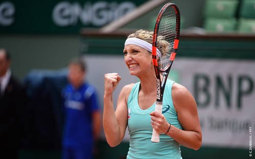 Roland Garros ngày 5: Serena siêu tốc vào vòng 3 - 7