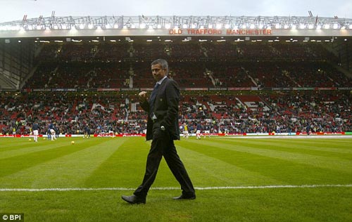 Mourinho - MU: Cái bắt tay của quỷ - 2