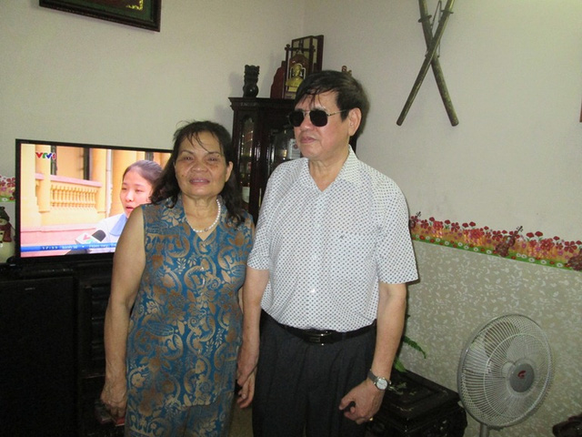 Ước nguyện của người vợ là được hiến mắt cho chồng - 1