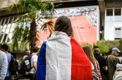 Roland Garros ngày 6: Wawrinka thắng nhàn - 7