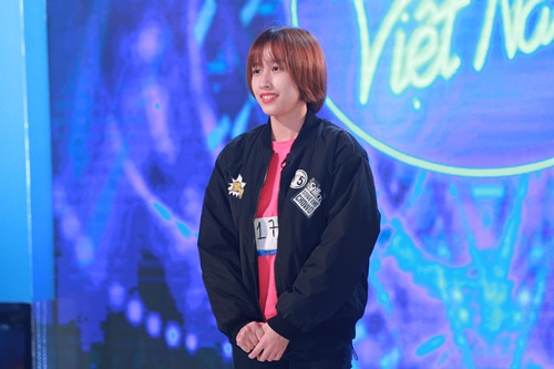 Nữ nhân viên sòng bài khiến giám khảo VN Idol ngơ ngẩn - 1