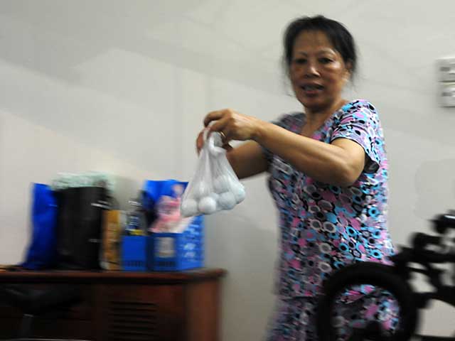 Bóng golf “oanh tạc” nhà dân trên tuyến phố kiểu mẫu - 5