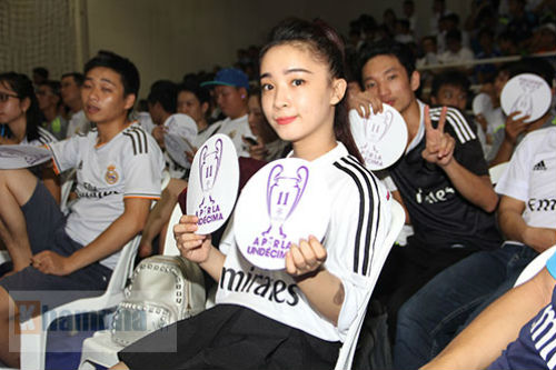 Dàn hot girl Real Madrid "tỏa sáng cảm xúc" chung kết cúp C1 - 1