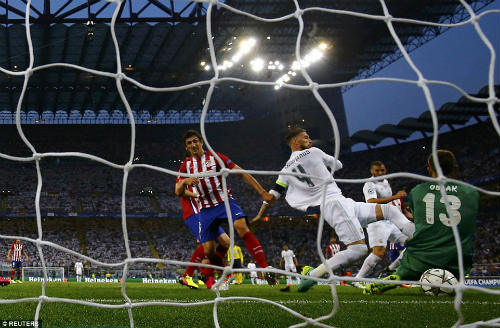 Góc chiến thuật Real - Atletico: Khôn ngoan chẳng lại với trời - 2