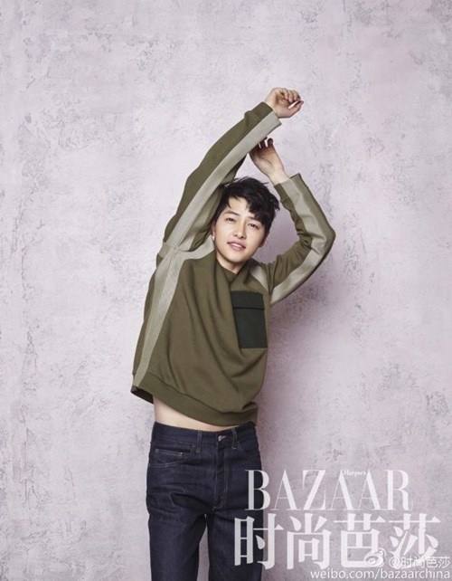 Những khoảnh khắc "đốn tim" fan của Song Joong Ki - 7