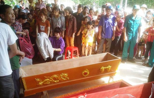 Nghi phạm chém chết vợ, mẹ vợ nói rất yêu thương vợ con - 3