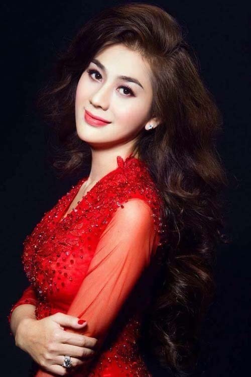 Chuyện tình đẫm nước mắt của Lâm Chi Khanh, Hương Giang Idol - 4