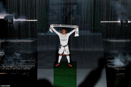 Real - Ronaldo quậy tung Bernabeu mừng "Undecima" - 8