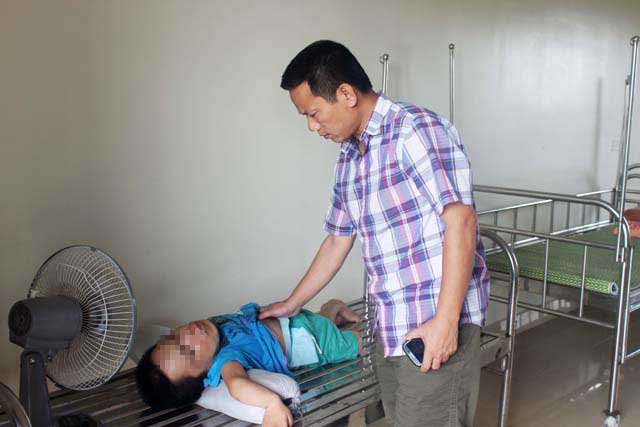 Hai “lão khùng” nhận nuôi hàng trăm người điên, tàn tật - 3