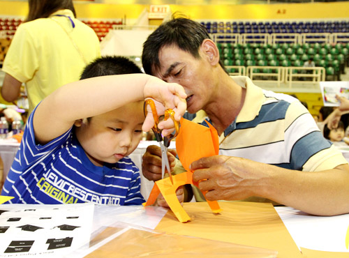 Trò chơi thủ công, vận động hút trẻ em Sài Gòn - 4