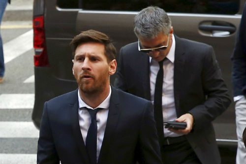 Hầu tòa vì trốn thuế, Messi bị ví như trùm mafia - 1