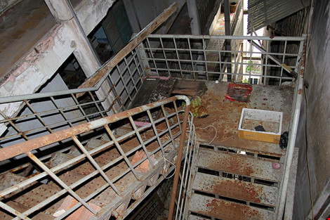 Bên trong chung cư "ma" sắp được tháo dỡ ở Sài Gòn - 12