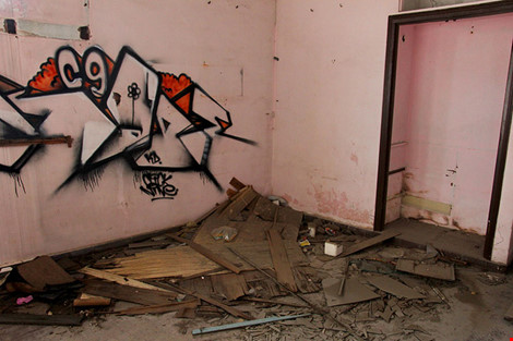 Bên trong chung cư "ma" sắp được tháo dỡ ở Sài Gòn - 14