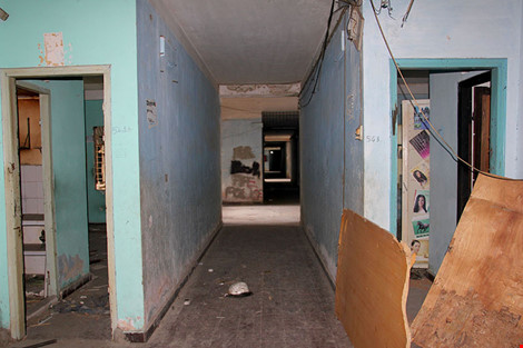 Bên trong chung cư "ma" sắp được tháo dỡ ở Sài Gòn - 9