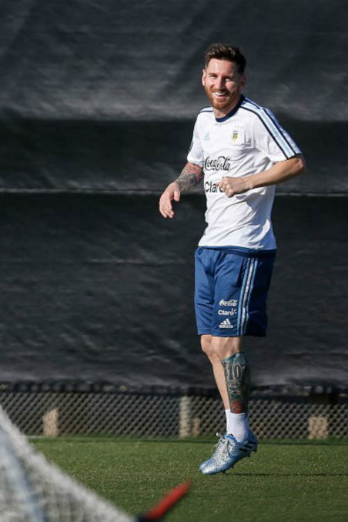 Messi râu ria lạ mắt, miệt mài tập luyện sau vụ hầu tòa - 6