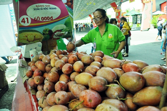 Trái cây khổng lồ hội tụ ở Sài Gòn - 9