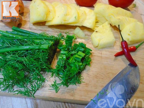 Canh riêu cá ngần nấu dứa thanh mát - 4