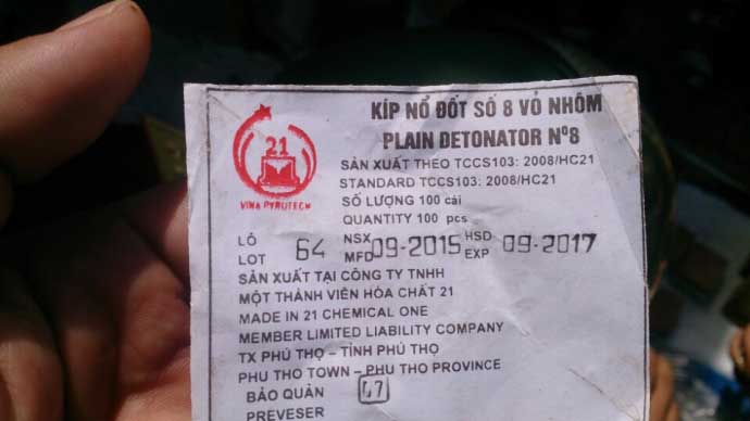 Vụ nổ ở đảo Phú Qúy: Tận thấy những bánh thuốc nổ - 4