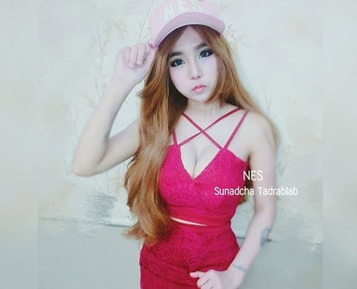 Giật mình vì nhan sắc thật của hot girl siêu vòng 1 - 2