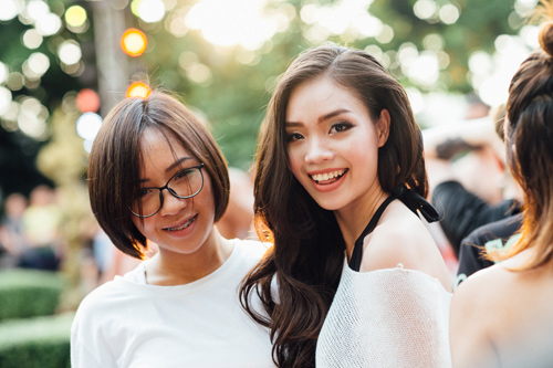 Thiếu nữ nóng bỏng "thiêu đốt' tiệc bể bơi ở Hà Nội - 6