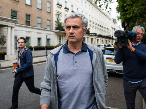 Sốc: Mourinho muốn “trảm” 13 cựu binh thời Van Gaal - 1