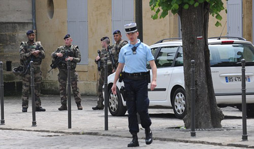 Euro còn 3 ngày: Bale khoe bắp chân cực khủng - 5