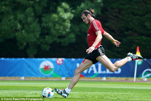 Euro còn 3 ngày: Bale khoe bắp chân cực khủng - 2