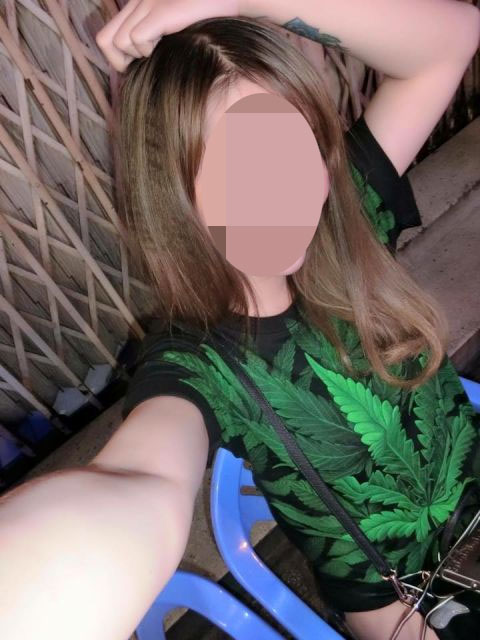 Đua nhau mặc áo lá cần: Thời trang "cưu mang" ma tuý? - 5