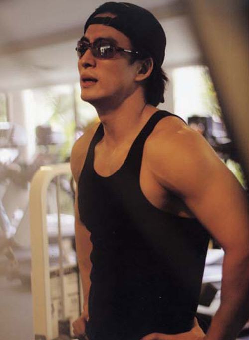 Cuộc sống vương giả của "ông trùm" điển trai nhất HQ - 7