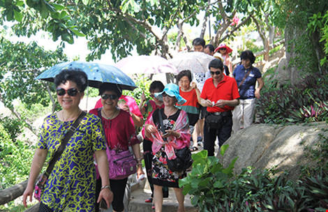"Nghi án" bảo kê khách Trung Quốc đến Nha Trang - 1