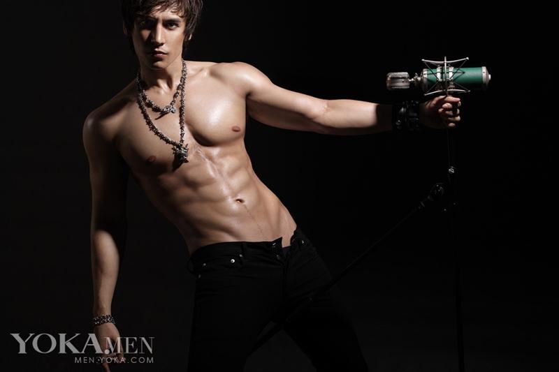 Cận cảnh bạn trai cơ bắp kém 12 tuổi của Chung Lệ Đề - 10