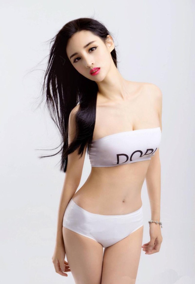 Nhan sắc vượt trội, chiều cao khủng khiến nhiều nữ sinh trong trường mơ ước có được thân hình hoàn hảo như cô.
