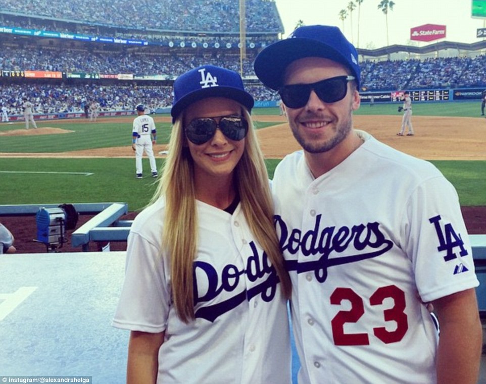 11 cô vợ, bồ cầu thủ đẹp sexy nhất Euro 2016 - 17