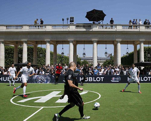 Bất ngờ: Maradona “nói xấu” Messi - 4