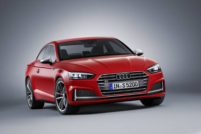 Sau màn rò rỉ một số hình ảnh, Audi cuối cùng đã chính thức tung ra loạt ảnh chi tiết về bộ đôi mẫu xe mới Audi A5 và S5 Coupé.