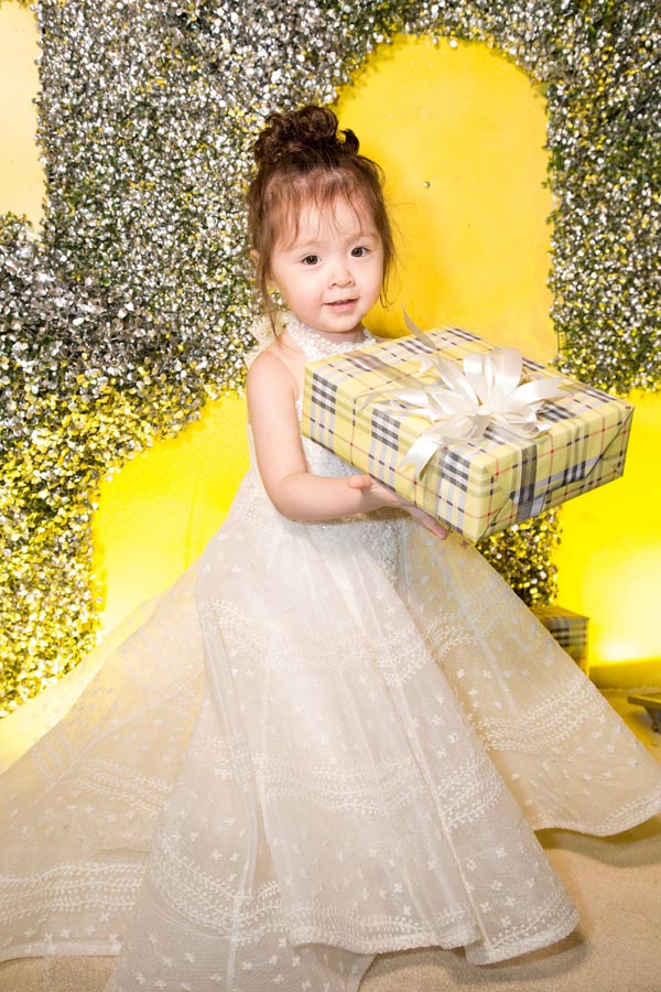 Elly Trần tổ chức sinh nhật sớm cho con gái yêu - 6